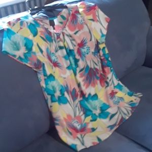 Summer breezy easy wash and wear top.  Worthington